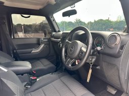 JEEP WRANGLER  3.8L AT HITAM 2011 TERJANGKAU DIJUAL CEPAT 8