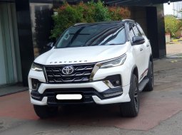 Toyota Fortuner 2.4 TRD AT 2018 putih diesel km 54 ribuan pajak panjang