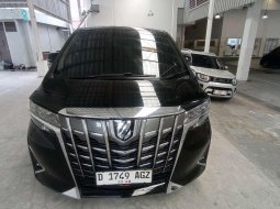 TOYOTA ALPHARD X 2.5 AT 2018 HITAM - LOW KM