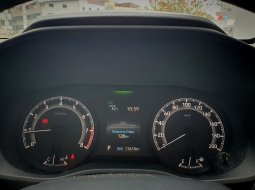 Toyota Innova Zenix G 2024 hitam bensin km 11 ribuan 6