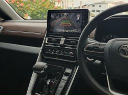 Toyota Innova Zenix G 2024 hitam bensin km 11 ribuan 8
