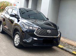 Toyota Innova Zenix G 2024 hitam bensin km 11 ribuan 2