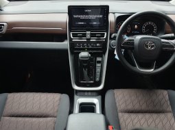 Toyota Innova Zenix G 2024 hitam bensin km 11 ribuan 10