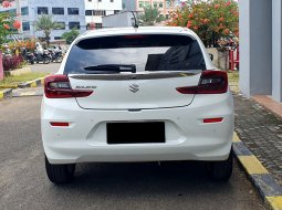 Suzuki Baleno Hatchback A/T 2023 putih km antik 7 ribuan 3