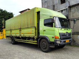MULUS+banBARU MURAH Hino engkel FG235JS wingbox 2018 2