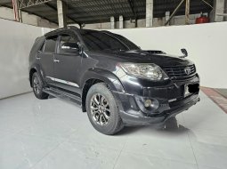 Toyota Fortuner G  VNT TRD 2.5 diesel MT ( Manual ) 2014 Hitam plat ganjil jkt utara 2