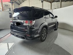 Toyota Fortuner G  VNT TRD 2.5 diesel MT ( Manual ) 2014 Hitam plat ganjil jkt utara 5