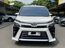 DIJUAL CEPAT!! TOYOTA VOXY AT PUTIH 2019 3