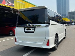 DIJUAL CEPAT!! TOYOTA VOXY AT PUTIH 2019 6