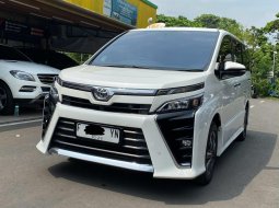 DIJUAL CEPAT!! TOYOTA VOXY AT PUTIH 2019 1