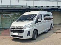 Toyota Hiace Premio 2023 diesel manual 12 seater