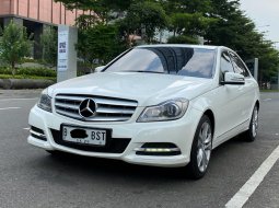 TERMURAH!! MERCY C200 1.8 CGI AT PUTIH 2014