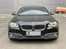 BMW 5 Series 520i 2016 Hitam