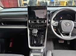 Toyota Innova Zenix Q Hybrid Modelista A/T ( Matic ) 2023 Hitam Km Cuma 14rban Mulus Sisp Pakai 8