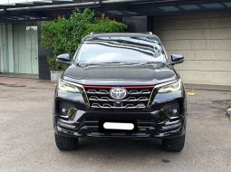Toyota Fortuner 2.4 TRD AT 2021 hitam diesel km 49 ribuan