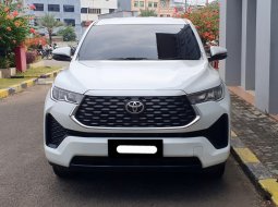 Toyota Kijang Innova V 2023 bensin putih