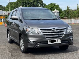 Innova V M/T Gasoline 2014 Abu-abu‼️