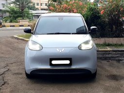 Wuling BinguoEV 2024 biru km 5 ribuan premium range