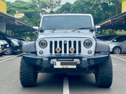 Jeep Wrangler Sport 4-Door 2014 Putih