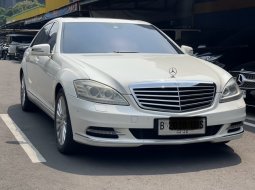 Mercedes-Benz S-Class S 300 L 2012 Putih