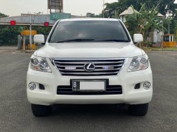 Lexus LX 570 2011 Putih