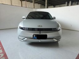 Hyundai Ionic 5 Signature Long Range AT ( Matic ) 2023 Silver Matte Low km 36rban Mulus