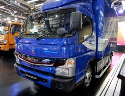 Review Mitsubishi Fuso  eCanter 2021 Truk  Listrik Canggih 