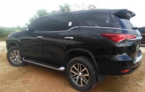 Fortuner warna  hitam  pekat  rakitan 2021 349608