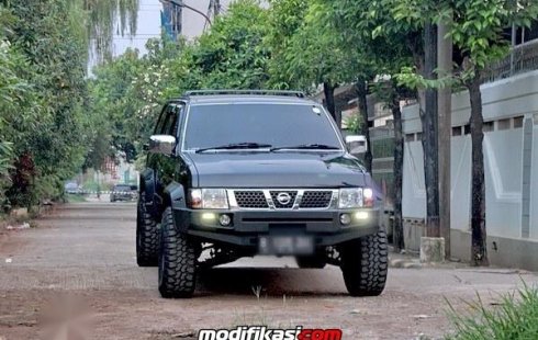 Modifikasi Mobil Nissan Terrano 