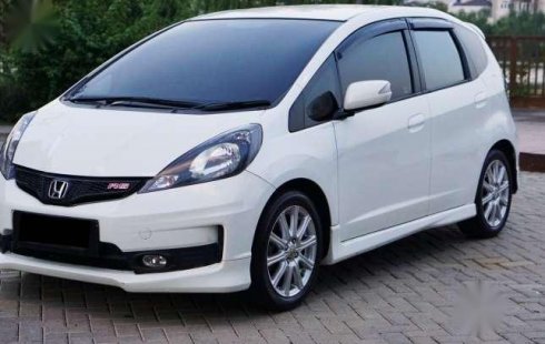  Mobil  Honda Jazz Putih Pecinta Dunia Otomotif