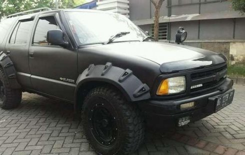 modifikasi Modifikasi Mobil Opel Blazer 2002