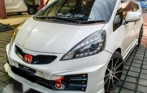 Wallpaper Honda Jazz Rs Putih