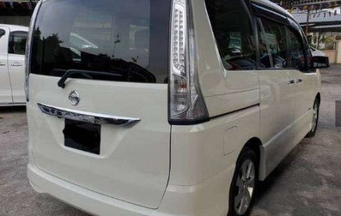  Dijual  mobil  bekas  Nissan Serena DKI  Jakarta  4350061