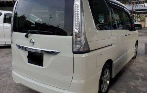  Dijual  mobil  bekas  Nissan Serena DKI  Jakarta 4350061