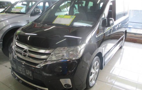 Jual mobil  Nissan  Serena  Highway Star 2013 murah  di DKI 