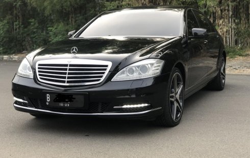 Mercedes-Benz S 300 2008 Hitam