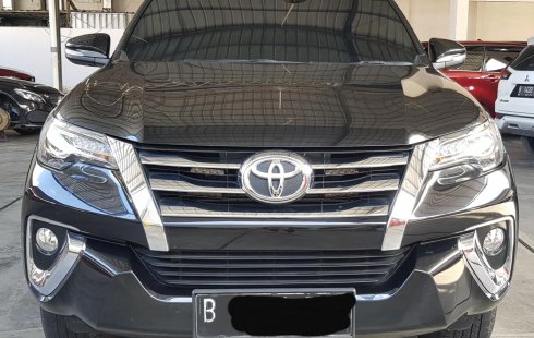 Toyota Fortuner VRZ A/T ( Matic Diesel ) 2017 Hitam Km 62rban Siap Pakai