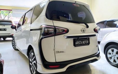 Jawa Timur, Toyota Sienta Q 2016 kondisi terawat