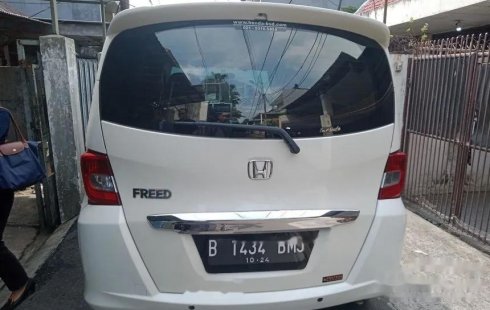 Mobil Honda Freed 2012 E terbaik di Banten
