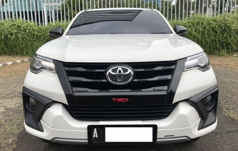Toyota Fortuner 2.4 VRZ TRD AT 2018 Putih