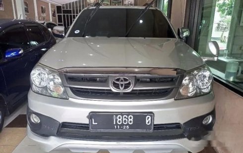 Mobil Toyota Fortuner 2006 G dijual, Jawa Timur
