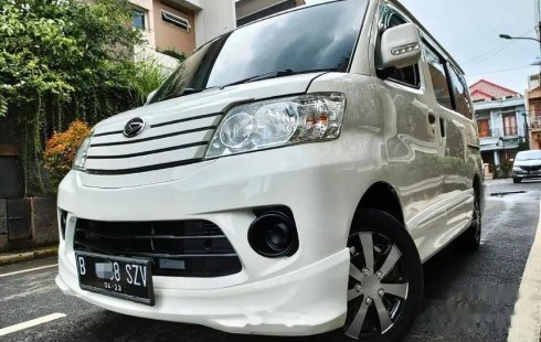 Jual Daihatsu Luxio D 2018 harga murah di DKI Jakarta