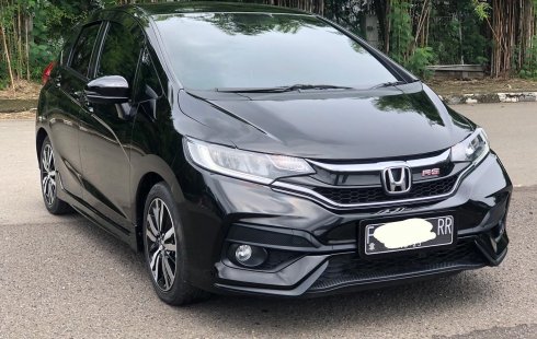 mobil honda jazz hitam