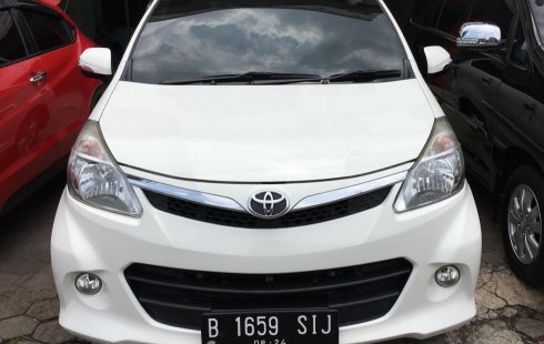 Jual Mobil Bekas Promo Harga Terjangkau Toyota Avanza Veloz 2015 Putih