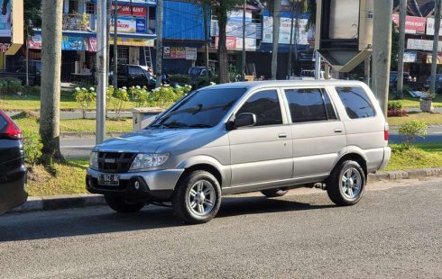 Mobil Isuzu Panther 2017 2.5 terbaik di Kalimantan Timur