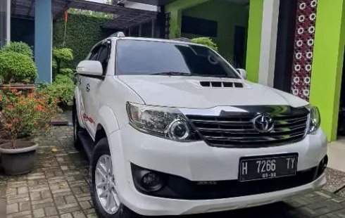 Mobil Toyota Fortuner 2012 dijual, Jawa Tengah