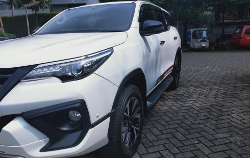 Toyota Fortuner VRZ TRD AT 2019 Putih
