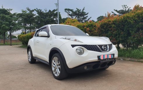 nissan juke black interior