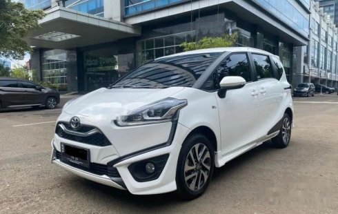 Mobil Toyota Sienta 2021 Q dijual, DKI Jakarta
