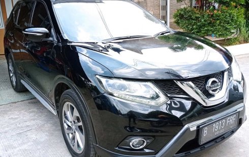 Nissan X-trail 2.5 AT 2015